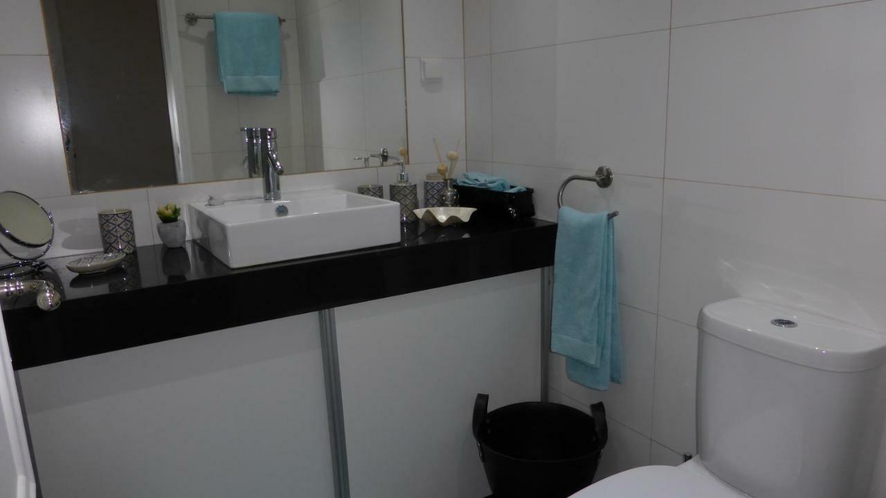 Beach Flat - Apartamento Praia Doca Do Cavacas フンシャル エクステリア 写真
