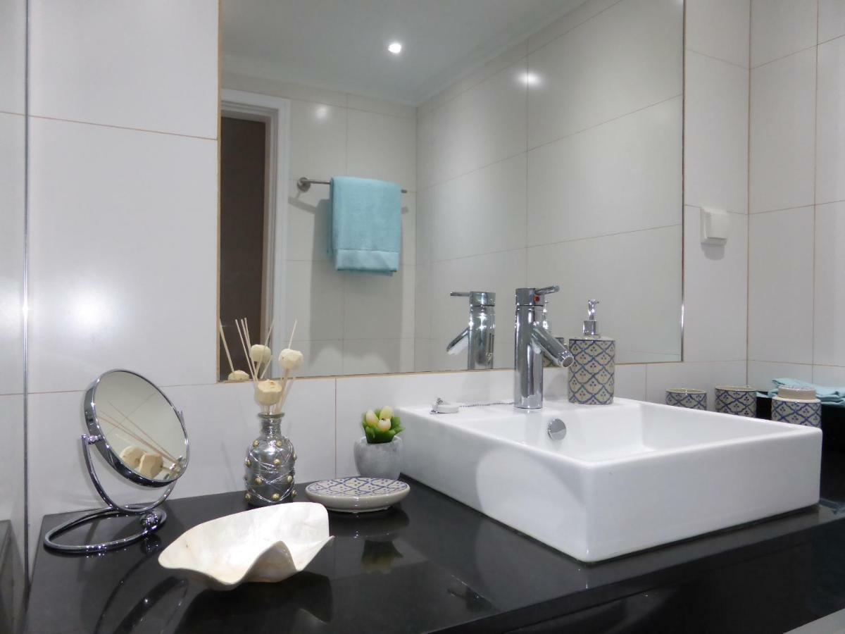 Beach Flat - Apartamento Praia Doca Do Cavacas フンシャル エクステリア 写真