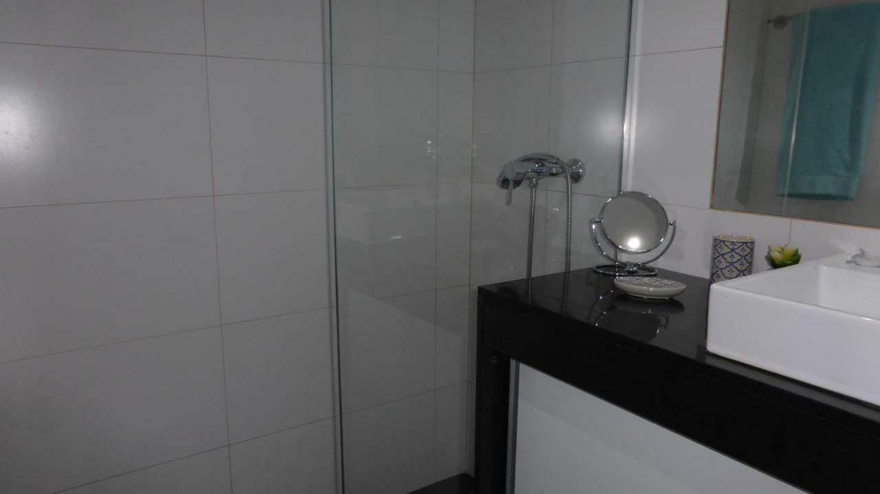 Beach Flat - Apartamento Praia Doca Do Cavacas フンシャル エクステリア 写真