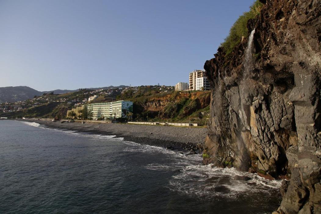 Beach Flat - Apartamento Praia Doca Do Cavacas フンシャル エクステリア 写真