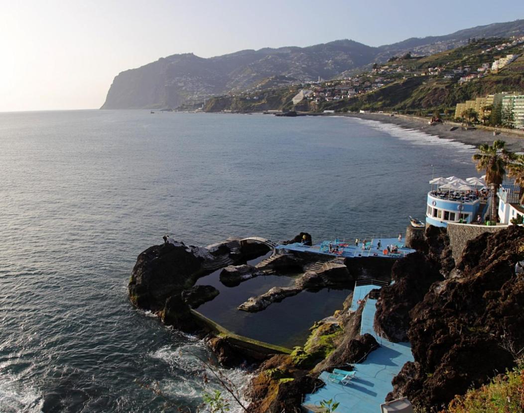 Beach Flat - Apartamento Praia Doca Do Cavacas フンシャル エクステリア 写真
